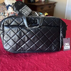 Gildan Black Quilted weekender Bag